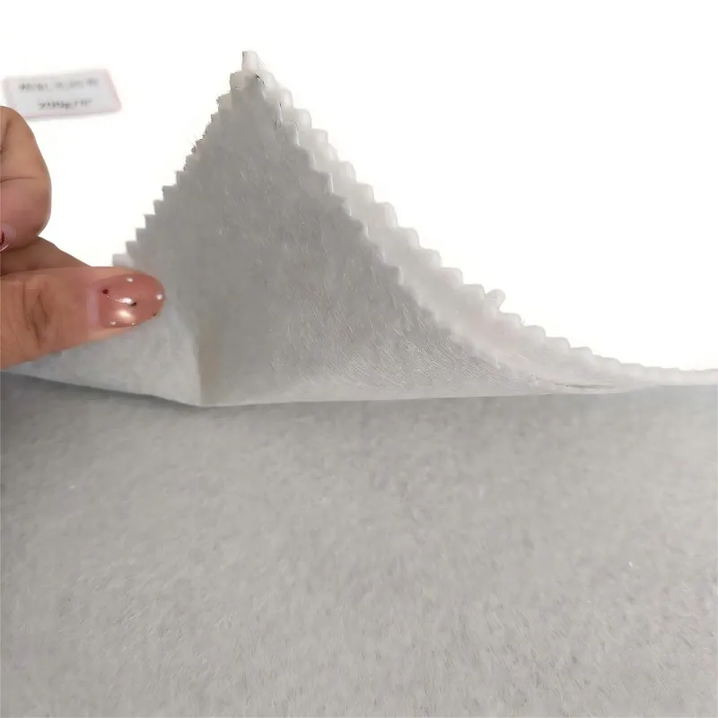 Нетканый материал для сохранения влаги, теплоизоляции и защиты от (3)